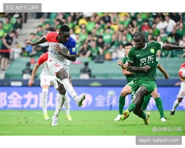 快讯:山东泰山客场2-2战平上海海港,双方上演进球大战 快讯:山东泰山客场2-2战平上海海港,双方上演进球大战